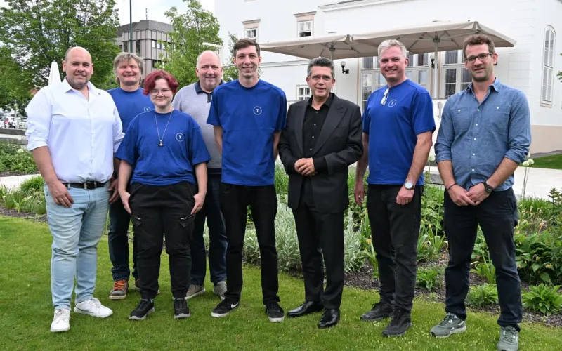 Gruppenbild mit angehenden Klimagärtnern am Tullner Nibelungenplatz