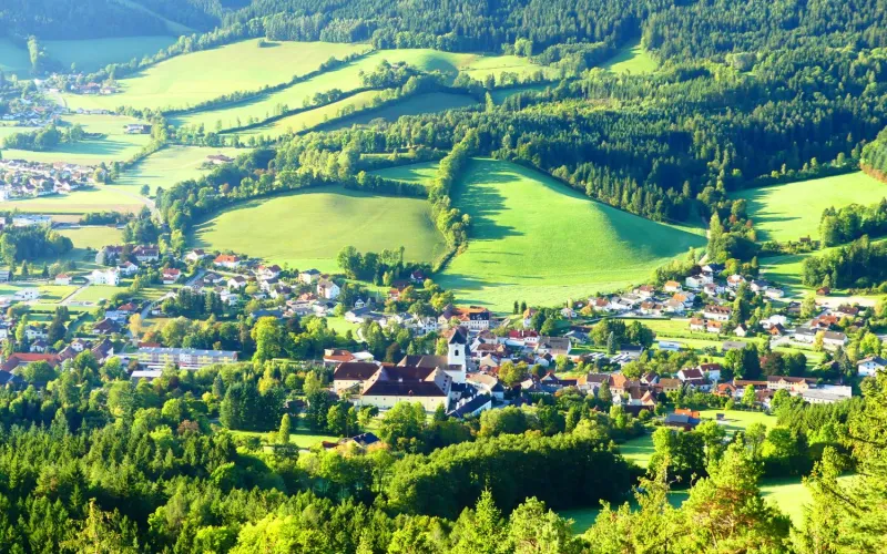 Blick auf ein Dorf