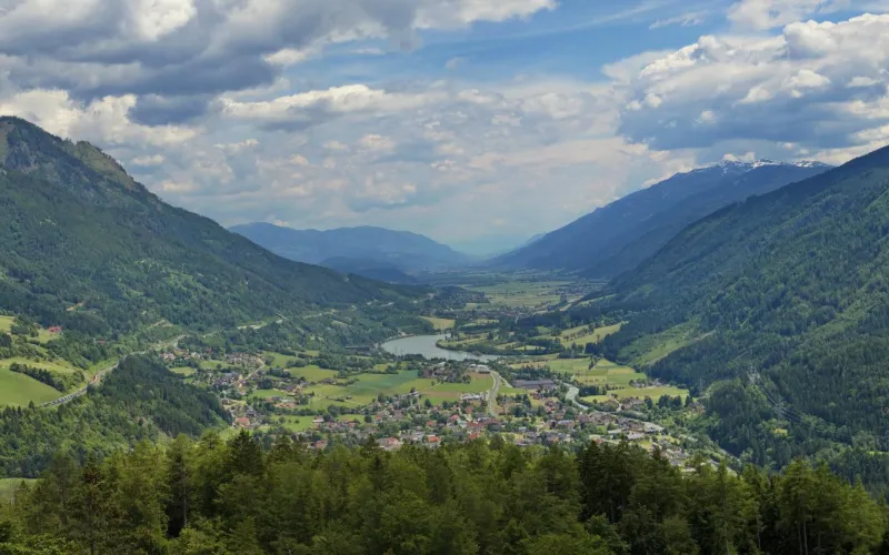 Blick vom Danielsberg auf das untere Mölltal