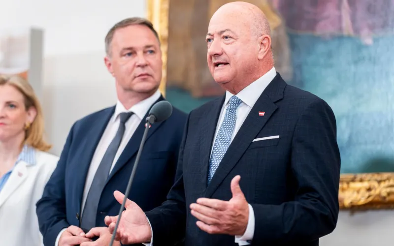 Ministerin Beate Meinl-Reisinger, Vizekanzler Andreas Babler und Bundeskanzler Christian Stocker 